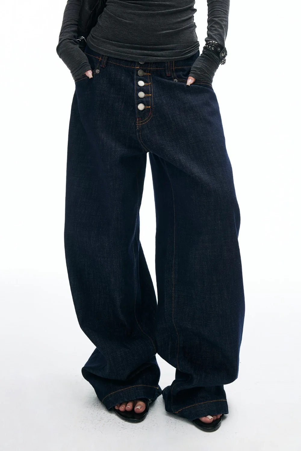 Iris Vintage Button Jeans - Ảnh 2